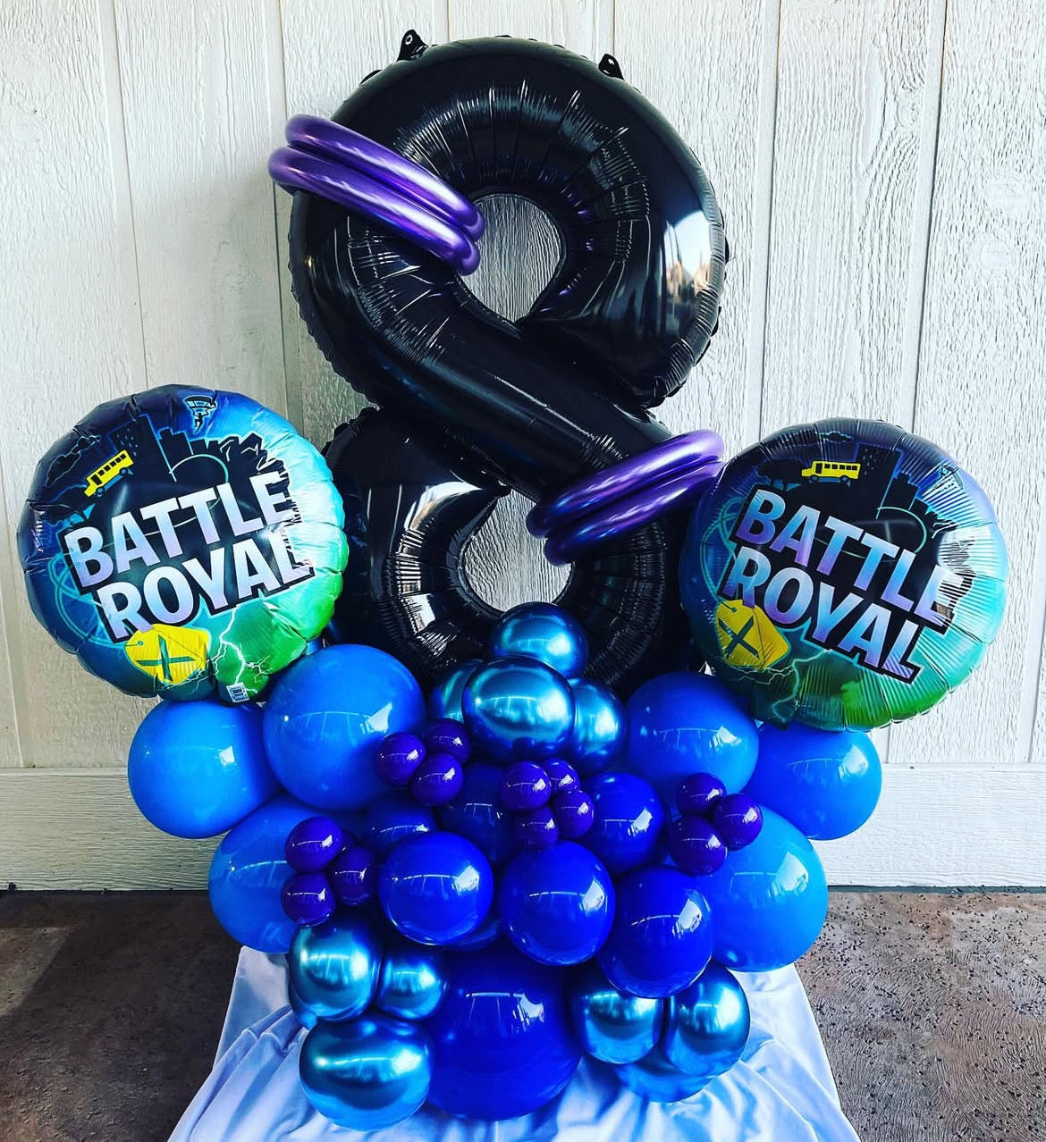 Fortnite balloon bouquet for party decorations