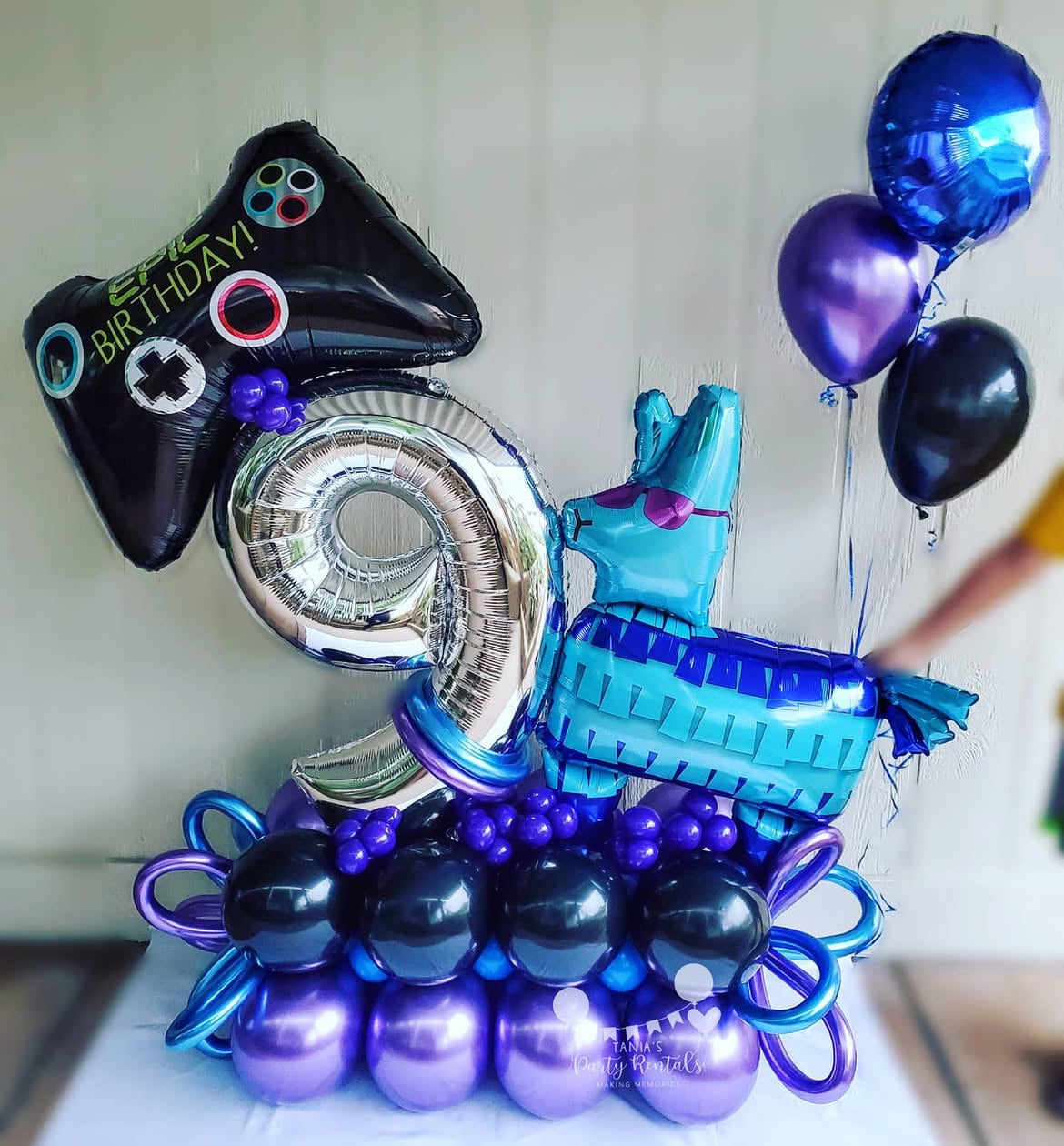 Game On balloon bouquet for party decorations