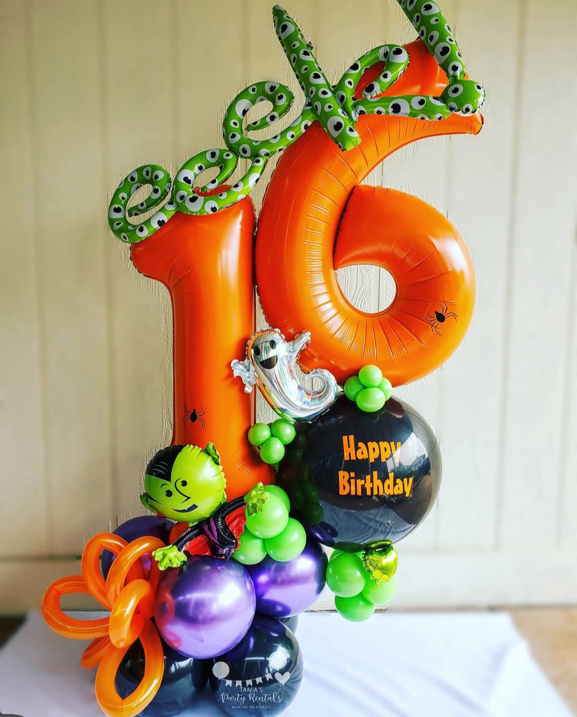 Halloween balloon bouquet for party decorations